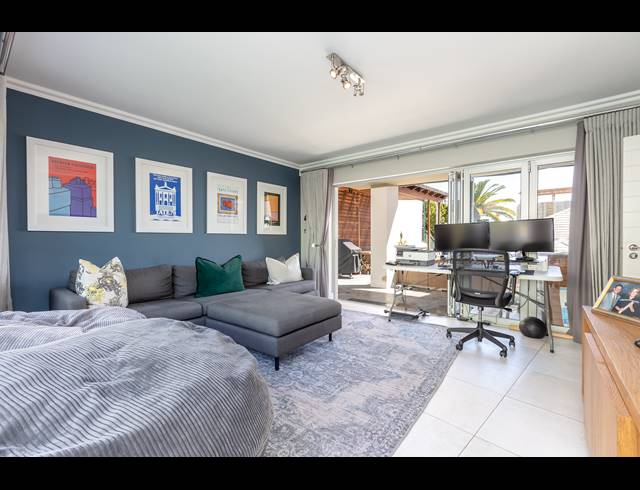 4 BEDROOM HOUSE SOLD IN BANTRY BAY